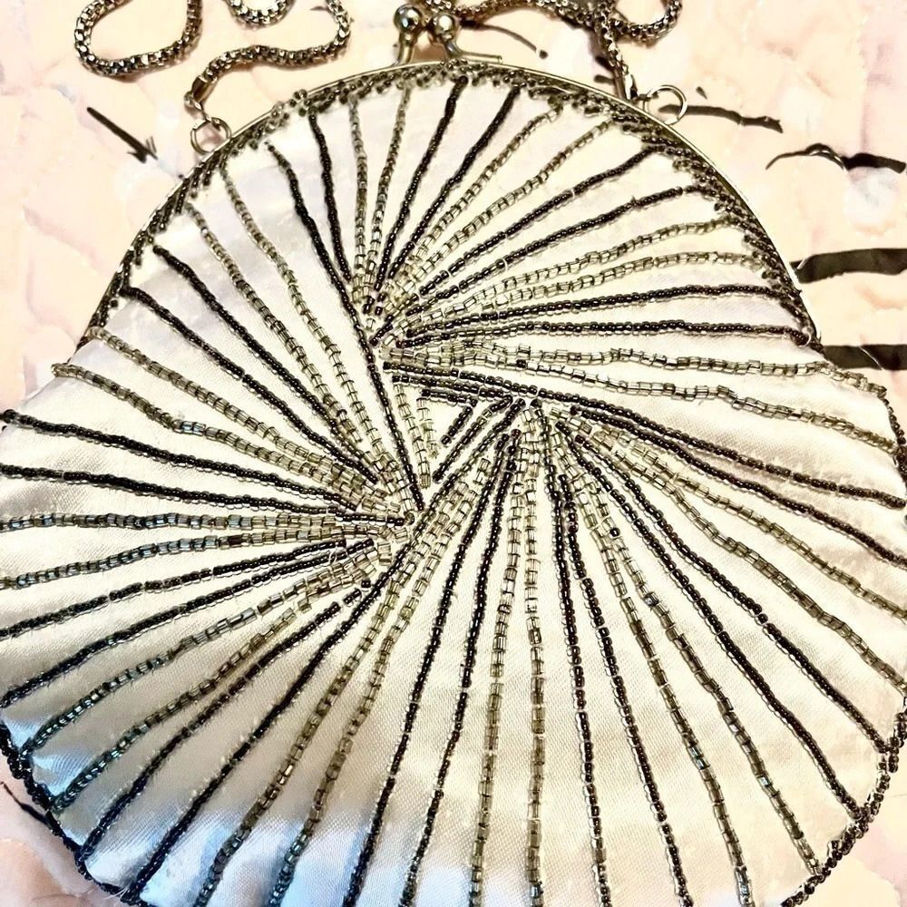 Vintage Magid White Micro Beads Evening Purse new - Picture 9 of 9